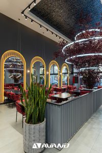در طراحی دکور رستوران زنجیره ای سارا شعبه تهران