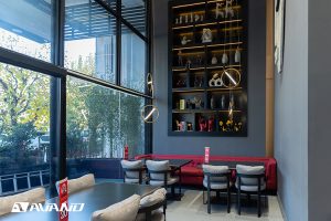 در طراحی دکور رستوران زنجیره ای سارا شعبه تهران