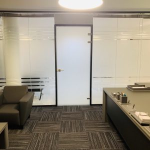 پارتیشن اداری شیشه ای فریم لس